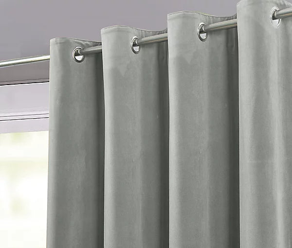 Valgreta Light Grey Velvet Lined Eyelet Curtains – Ζεύγος